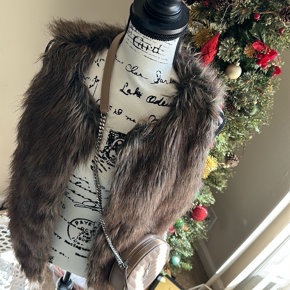 💔SOLD OUT💔 YSL Round Camera Bag - Picture 9 of 13